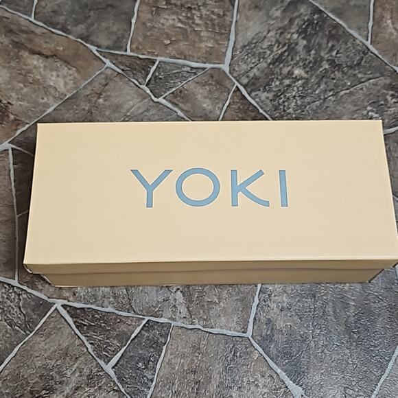 New in Box Yoki Urban-80 Velvet Lace Up Flats Sz 8.5 Navy - Picture 3 of 9